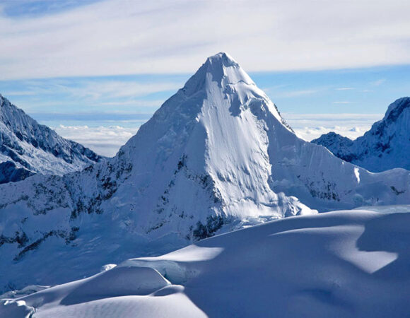 Nevado Artesonraju