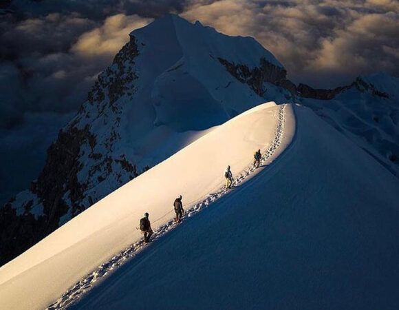 Nevados Vallunaraju y Pisco
